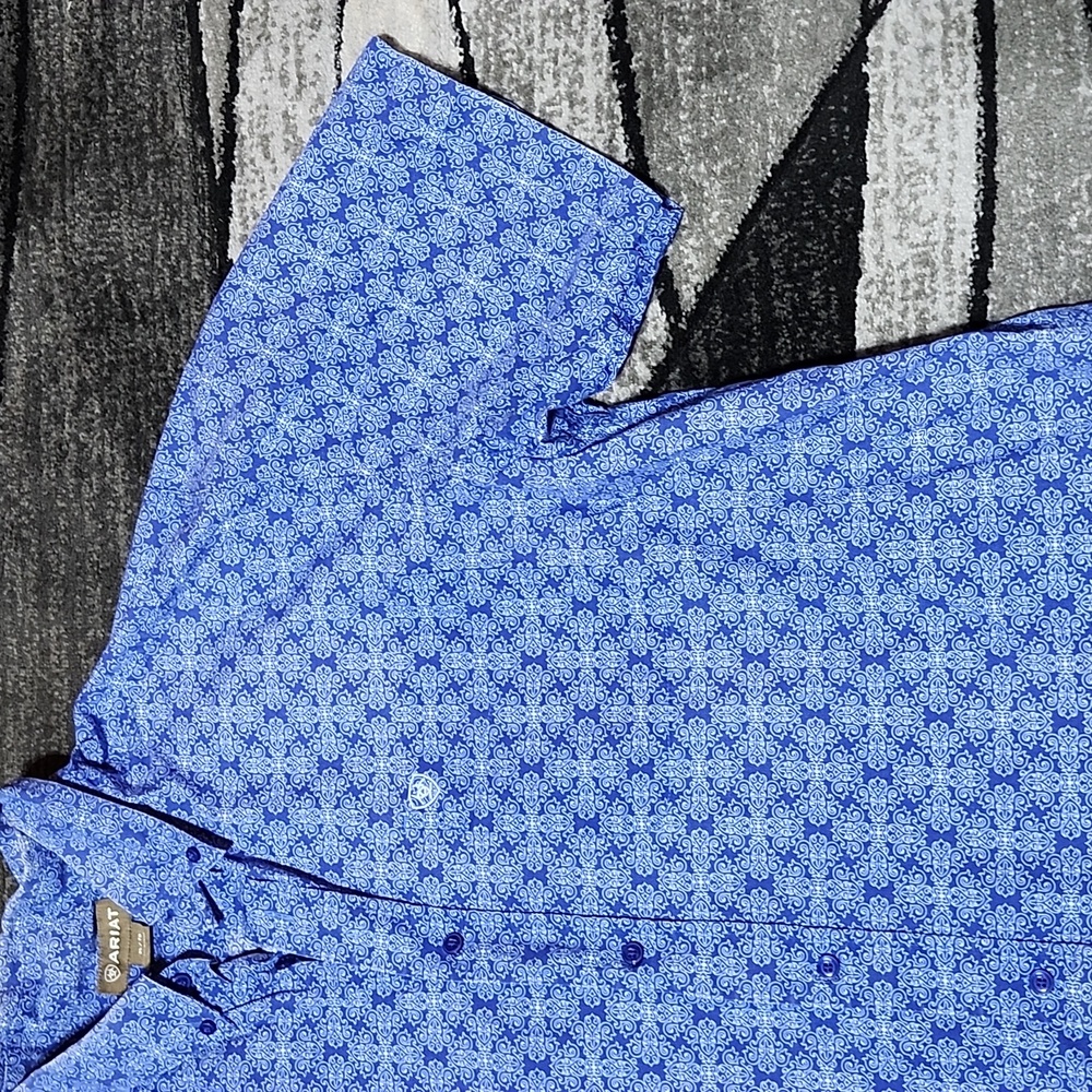 Ariat Blue Patterned Embroidered Button-Down Shor… - image 6